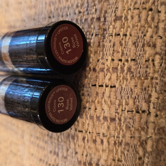 REVLON BRAND WOMEN'S SUPER LUSTROUS LIPSTICK BUNDLE OF 2 - Picture 2 of 6